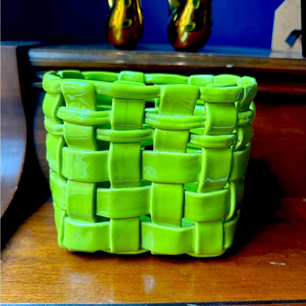 MADE IN ITALY Green Woven Ceramic planter/basket/bill holder/ candle holder